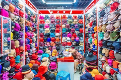 做小生意賺大錢:實(shí)拍遍布中國(guó)城市的義烏小商品批發(fā)市場(chǎng)